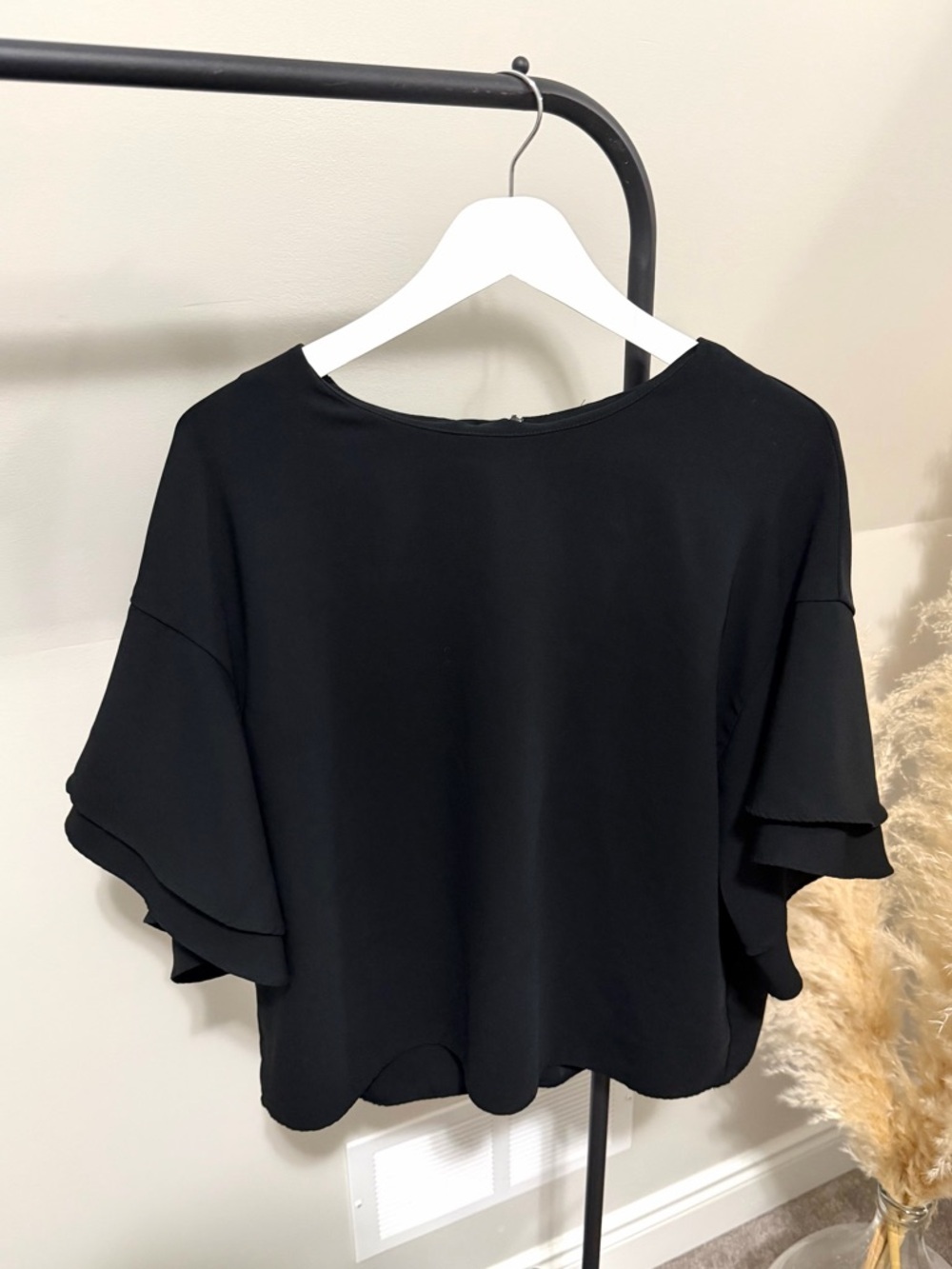 H&M Black Ruffle Sleeve Blouse – Size 14 (US) | EUR 44
